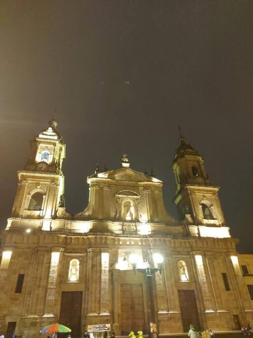 Grandioso Apartaestudio La Candelaria Богота Екстериор снимка